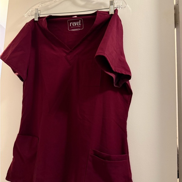 Burgundy scrub top - Picture 1 of 2